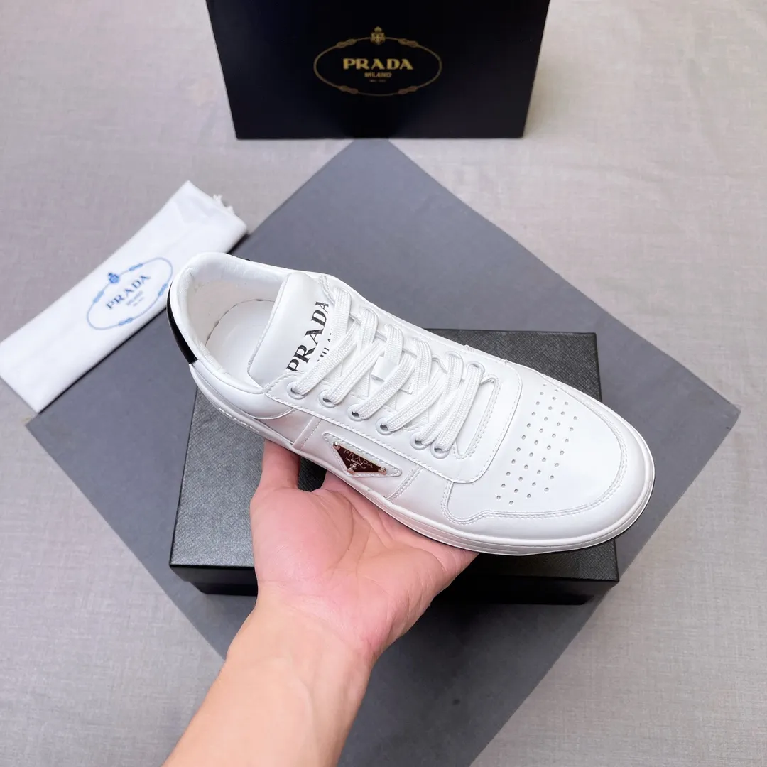 P380 Prada Prada's new men's leather sneakers, the highest version on the market, any comparison is welcome🆚! The original leather has excellent texture and is super high-end! Fetal sheep net lining imported from Italy, removable pad! Luxurious materials and fine workmanship, highly recommended! Code number 38-45 No. 058